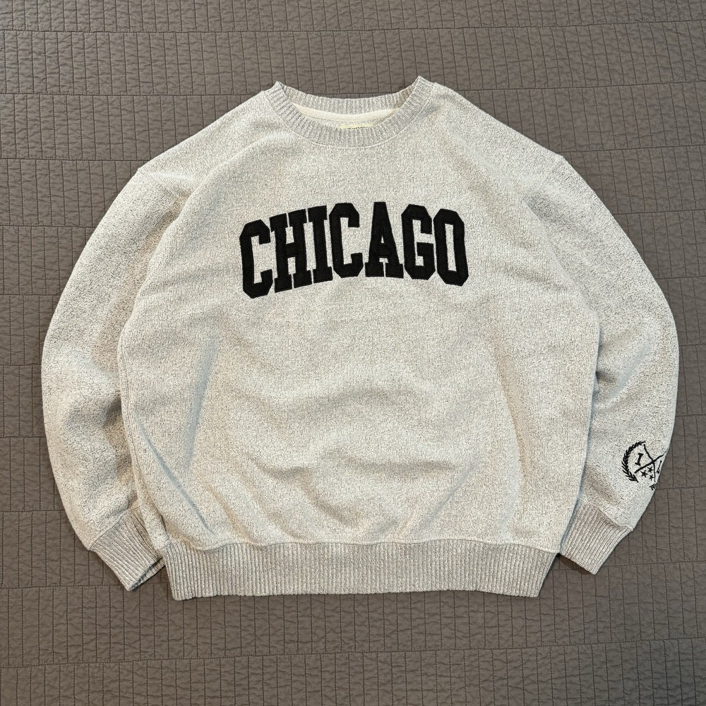Chicago Crewneck Sweatshirt - Light Heather Gray